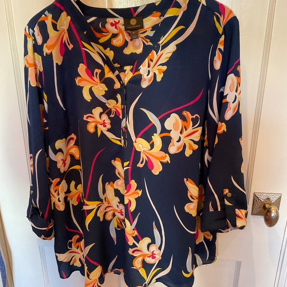 JM Collection Navy Floral Top with tag sleeve detail, gold buttons, XL